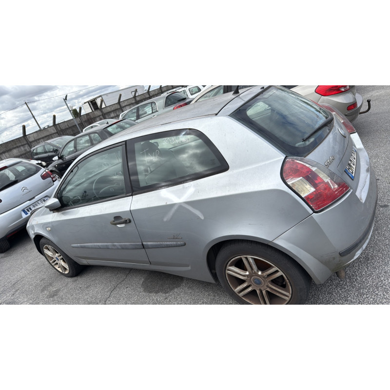 Feu arriere stop central FIAT STILO Photo n°9