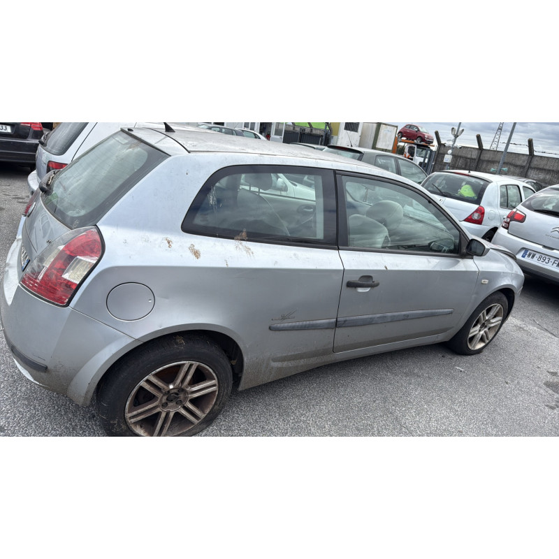 Feu arriere stop central FIAT STILO Photo n°10