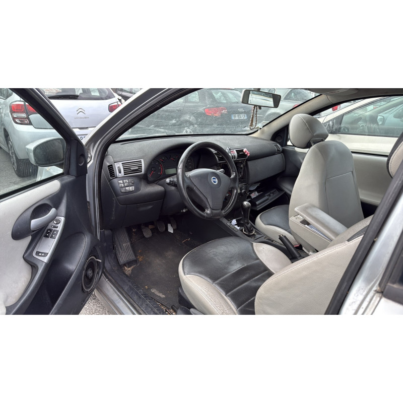 Feu arriere stop central FIAT STILO Photo n°16