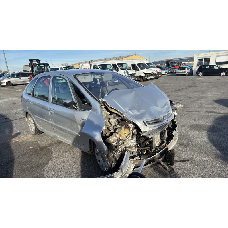 Feu arriere principal gauche (feux) CITROEN XSARA PICASSO Photo n°17