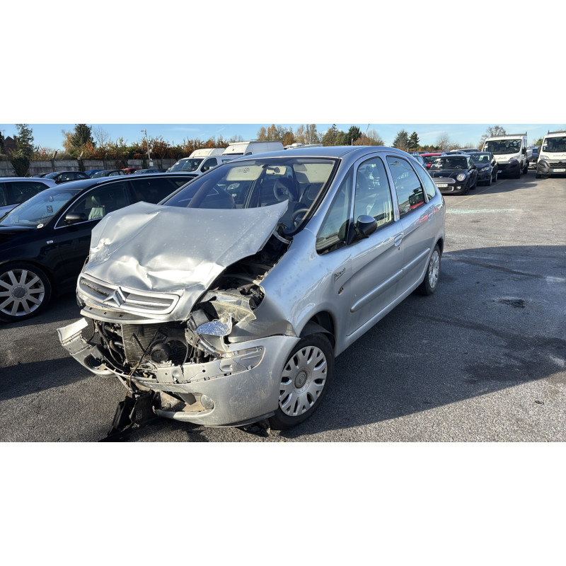 Feu arriere principal gauche (feux) CITROEN XSARA PICASSO Photo n°18