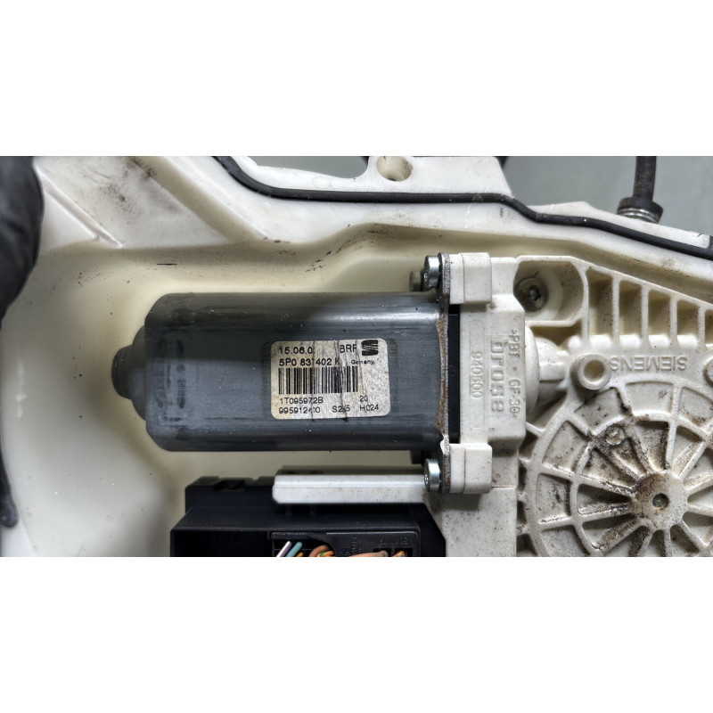 Leve vitre electrique avant droit SEAT ALTEA Photo n°9
