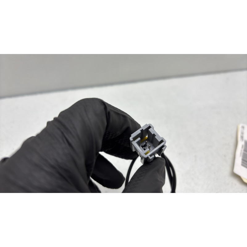 Attache ceinture avant droit PEUGEOT 2008 1 Photo n°3