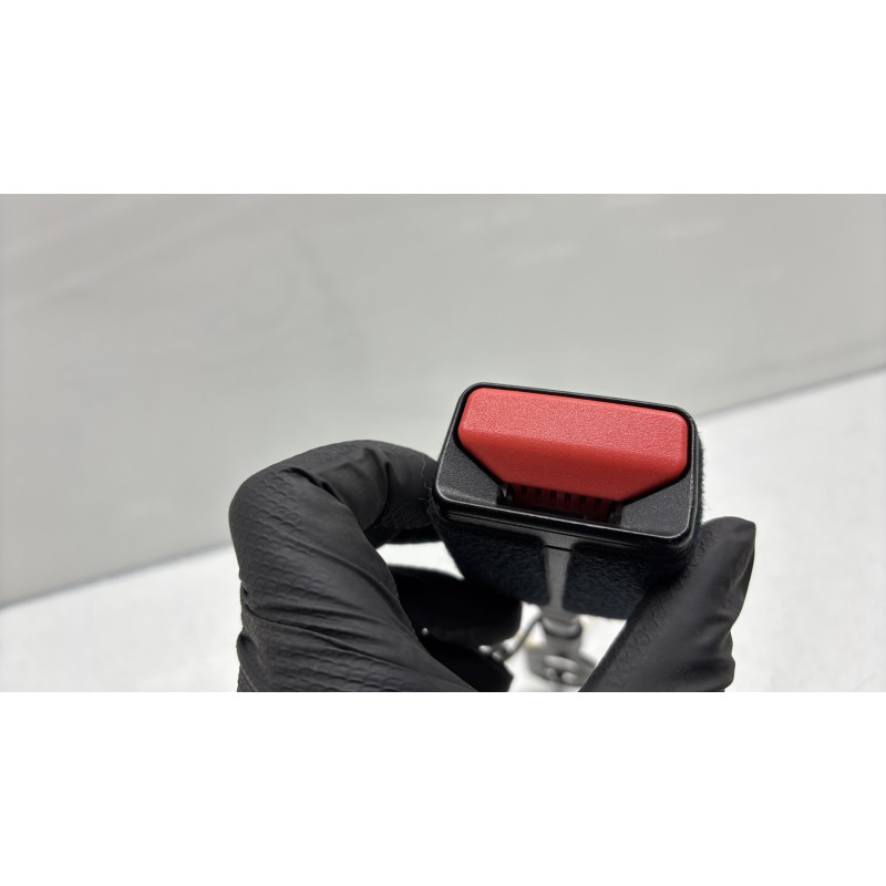 Attache ceinture avant droit PEUGEOT 2008 1 Photo n°4