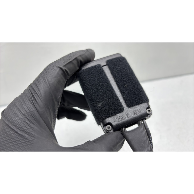 Attache ceinture avant droit PEUGEOT 2008 1 Photo n°6