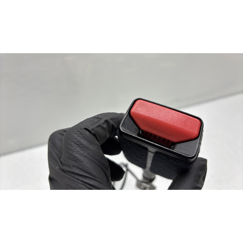 Attache ceinture avant gauche PEUGEOT 2008 1 Photo n°4