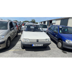 Moteur essuie glace avant PEUGEOT 205