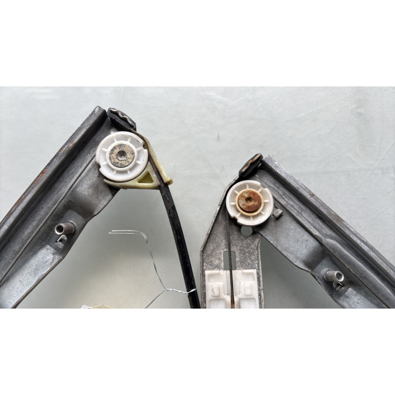 Leve vitre electrique avant gauche PEUGEOT 206 Photo n°4