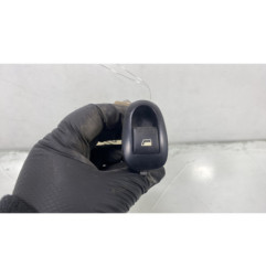 Interrupteur de leve vitre arriere droit PEUGEOT 406