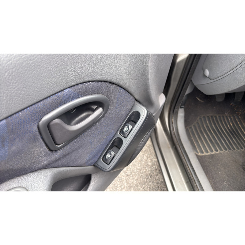 Moteur essuie glace arriere RENAULT CLIO 2 Photo n°13