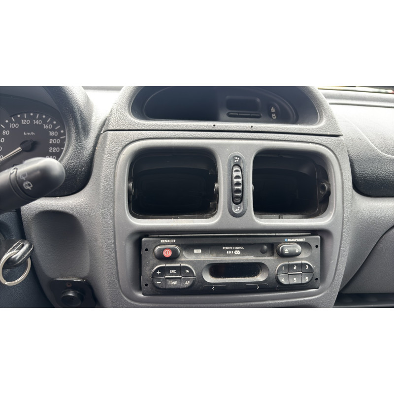 Moteur essuie glace arriere RENAULT CLIO 2 Photo n°17