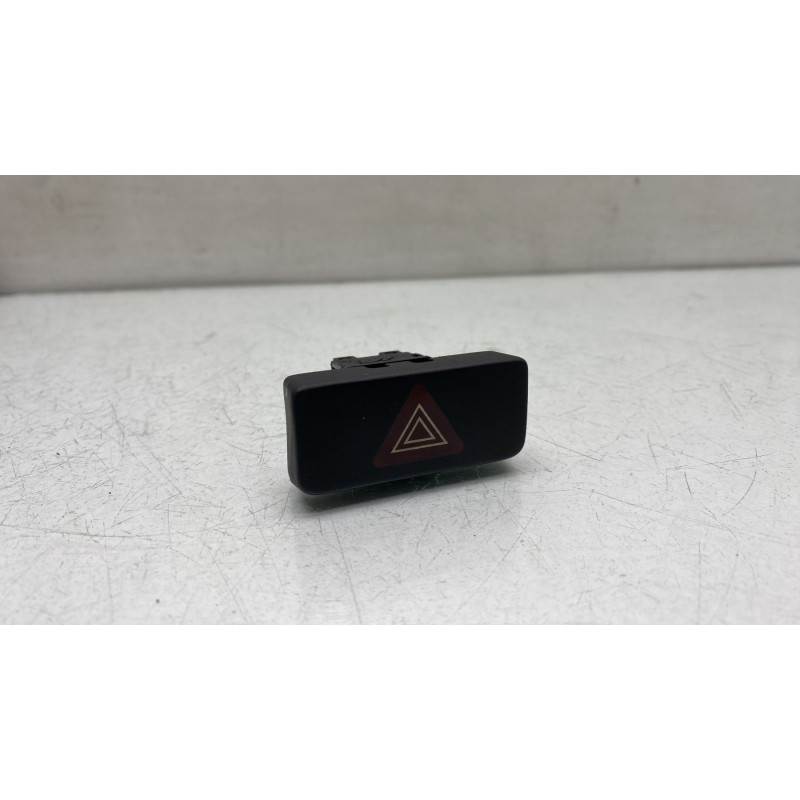 Bouton de warning SUZUKI ALTO 3 Photo n°1