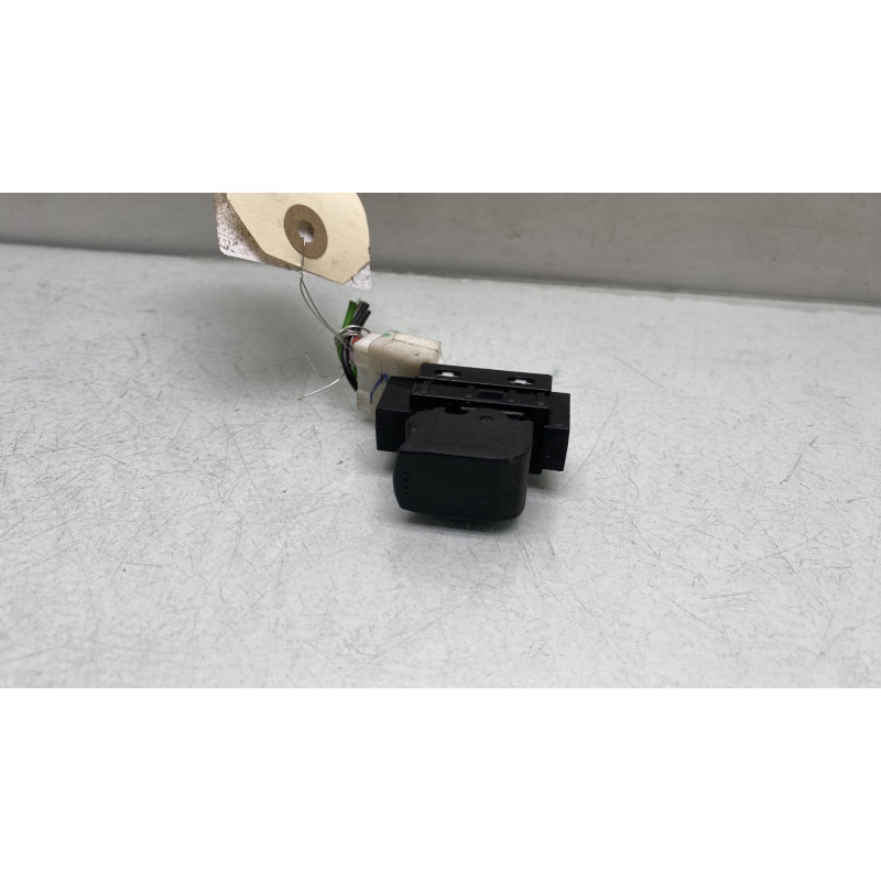 Interrupteur de leve vitre avant droit SUZUKI ALTO 3 Photo n°1