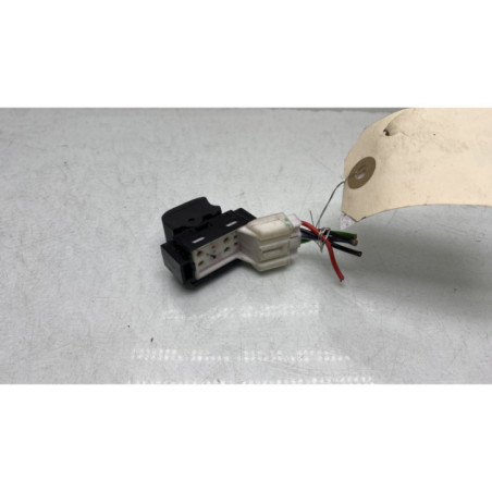 Interrupteur de leve vitre avant droit SUZUKI ALTO 3