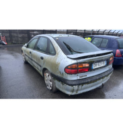 Aile avant gauche RENAULT LAGUNA 1