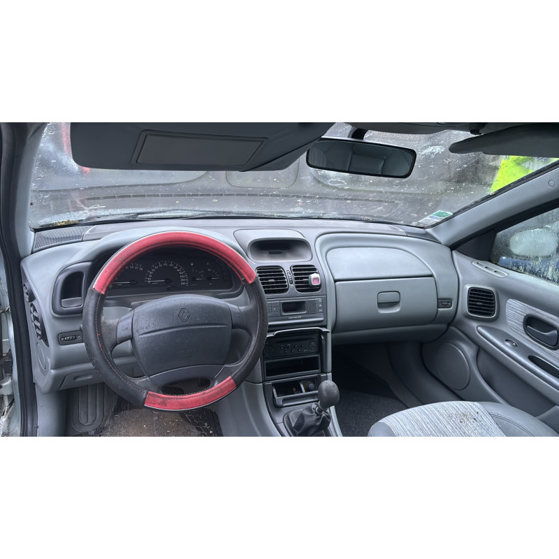 Aile avant gauche RENAULT LAGUNA 1 Photo n°20