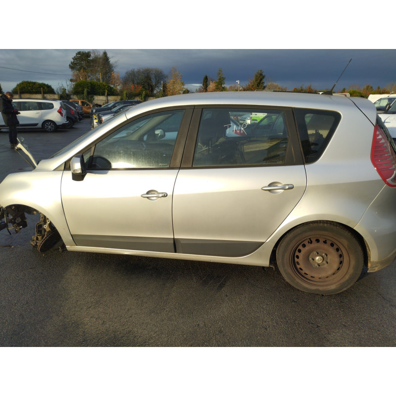 Trappe d'essence RENAULT SCENIC 3 Photo n°9