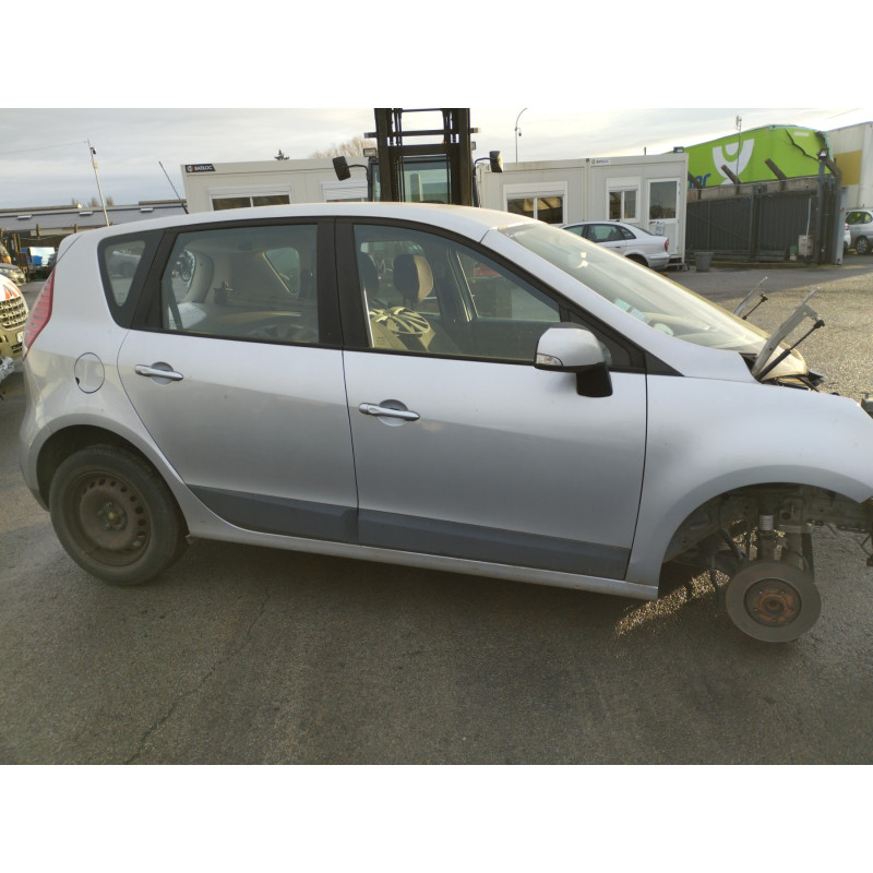 Plage arriere RENAULT SCENIC 3 Photo n°11