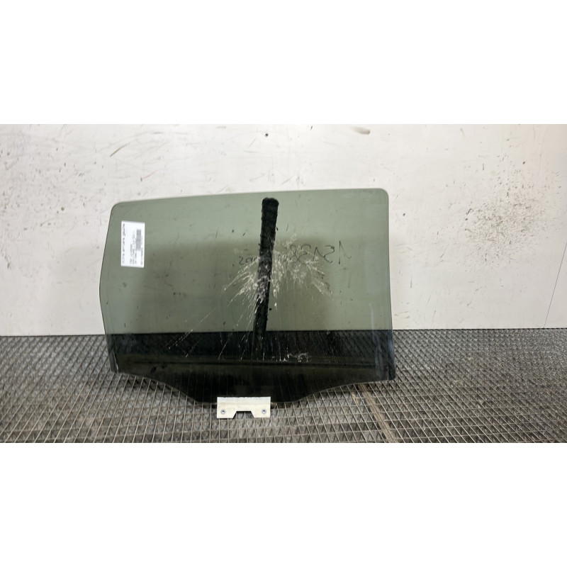 Vitre arriere gauche FORD KUGA 2 Photo n°4