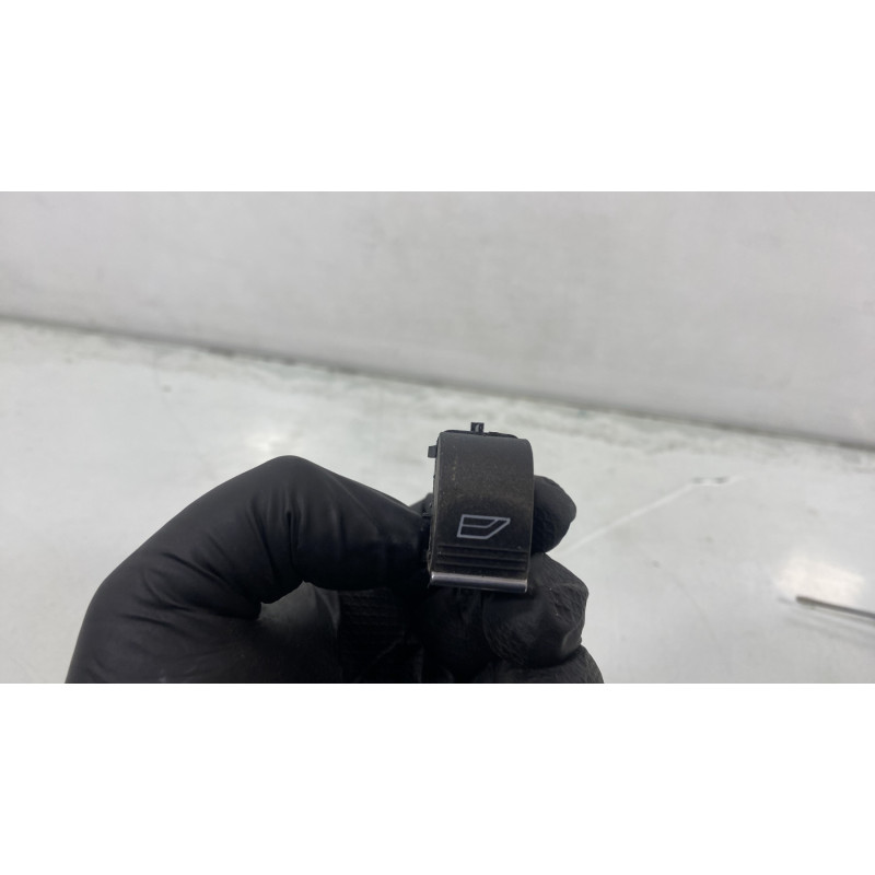 Interrupteur de leve vitre arriere gauche FORD KUGA 2 Photo n°4