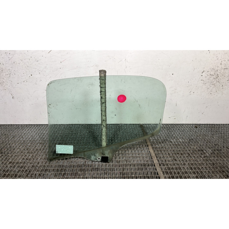 Vitre arriere droit PEUGEOT 206 Photo n°4