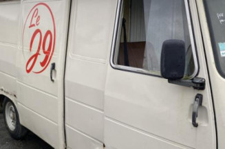 Porte avant gauche PEUGEOT J9