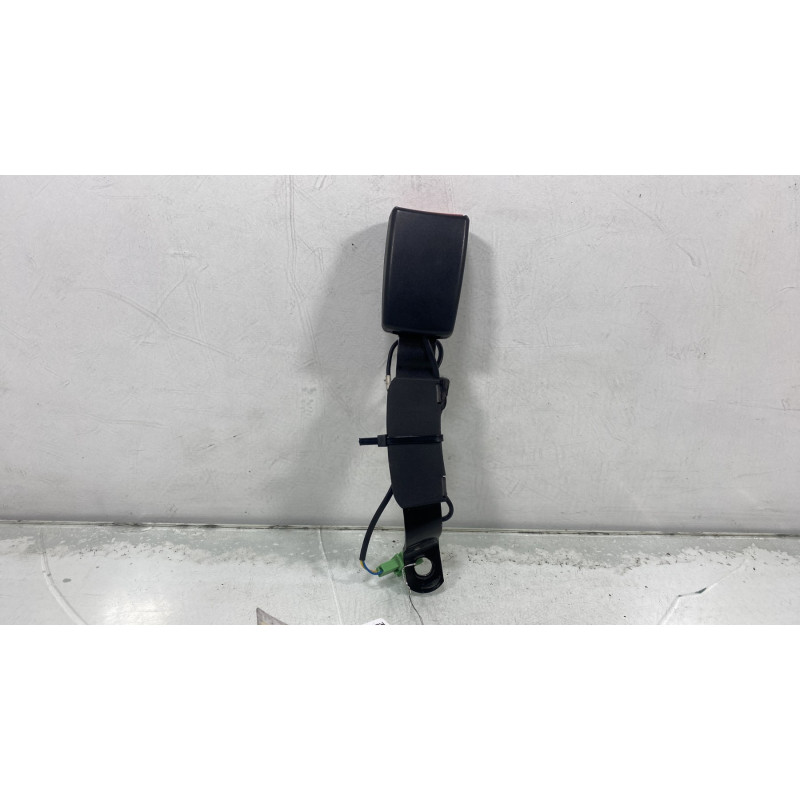 Attache ceinture avant gauche VOLKSWAGEN POLO 5 Photo n°2