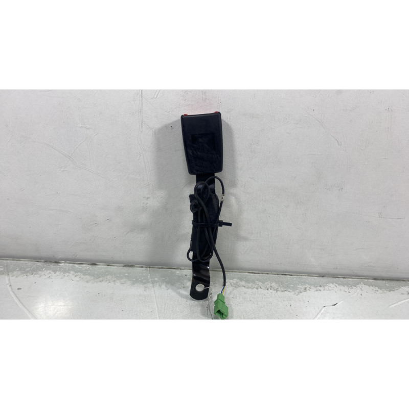 Attache ceinture avant gauche VOLKSWAGEN POLO 5 Photo n°3