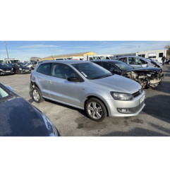 Attache ceinture avant gauche VOLKSWAGEN POLO 5