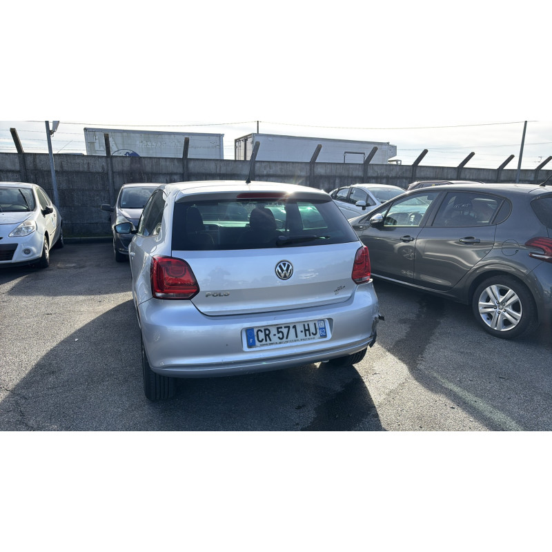 Attache ceinture avant gauche VOLKSWAGEN POLO 5 Photo n°8