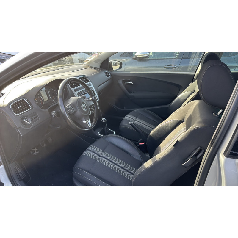Attache ceinture avant gauche VOLKSWAGEN POLO 5 Photo n°9