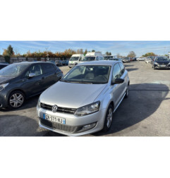 Attache ceinture avant gauche VOLKSWAGEN POLO 5