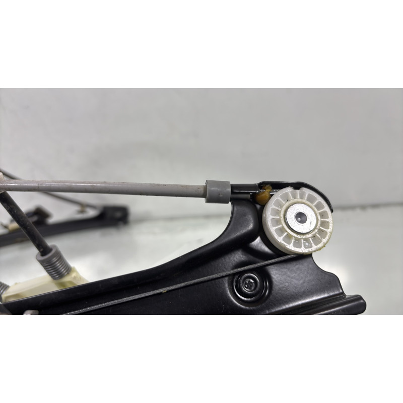 Leve vitre electrique avant droit VOLKSWAGEN POLO 5 Photo n°5