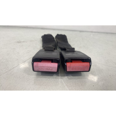 Attache ceinture arriere droit PEUGEOT 206 Photo n°1