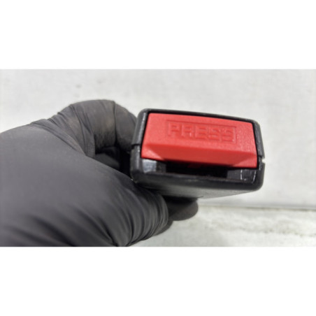 Attache ceinture arriere droit RENAULT TWINGO 2