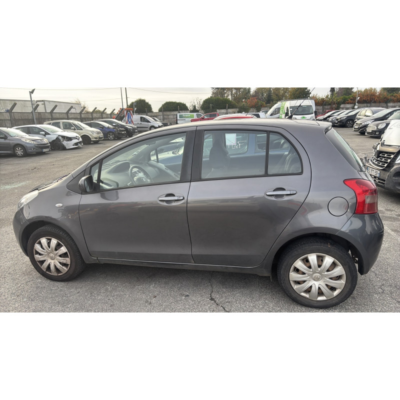 Compteur TOYOTA YARIS 2 Photo n°15