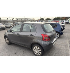 Feu arriere stop central TOYOTA YARIS 2