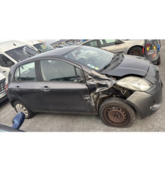 Feu arriere stop central TOYOTA YARIS 2