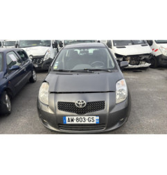 Feu arriere stop central TOYOTA YARIS 2