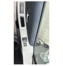 Feu arriere stop central TOYOTA YARIS 2