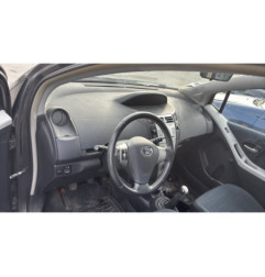 Feu arriere stop central TOYOTA YARIS 2