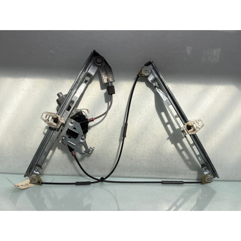 Leve vitre electrique avant droit PEUGEOT 206+ Photo n°1