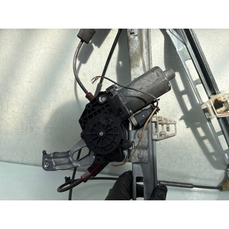 Leve vitre electrique avant droit PEUGEOT 206+ Photo n°4
