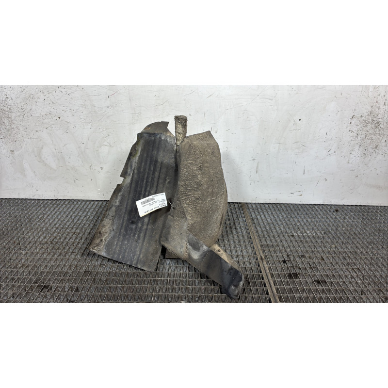 Pare boue arriere droit PEUGEOT 206+ Photo n°1