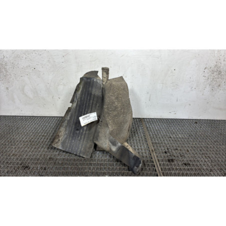 Pare boue arriere droit PEUGEOT 206+ Photo n°1