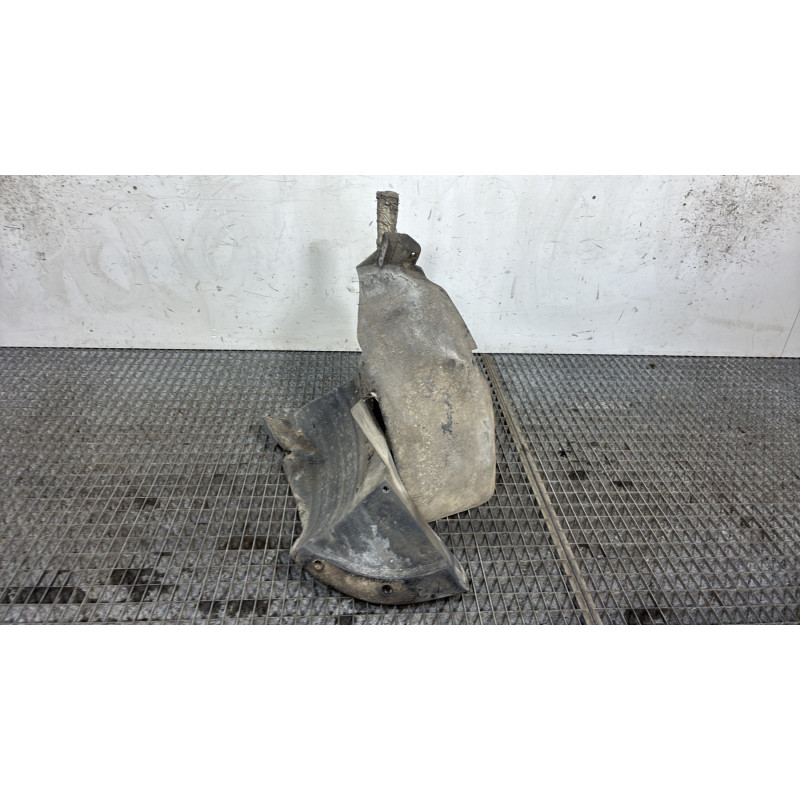 Pare boue arriere droit PEUGEOT 206+ Photo n°4