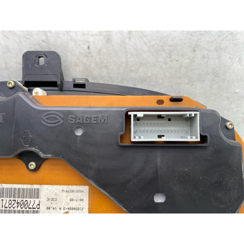 Compteur RENAULT MEGANE 1 Photo n°3