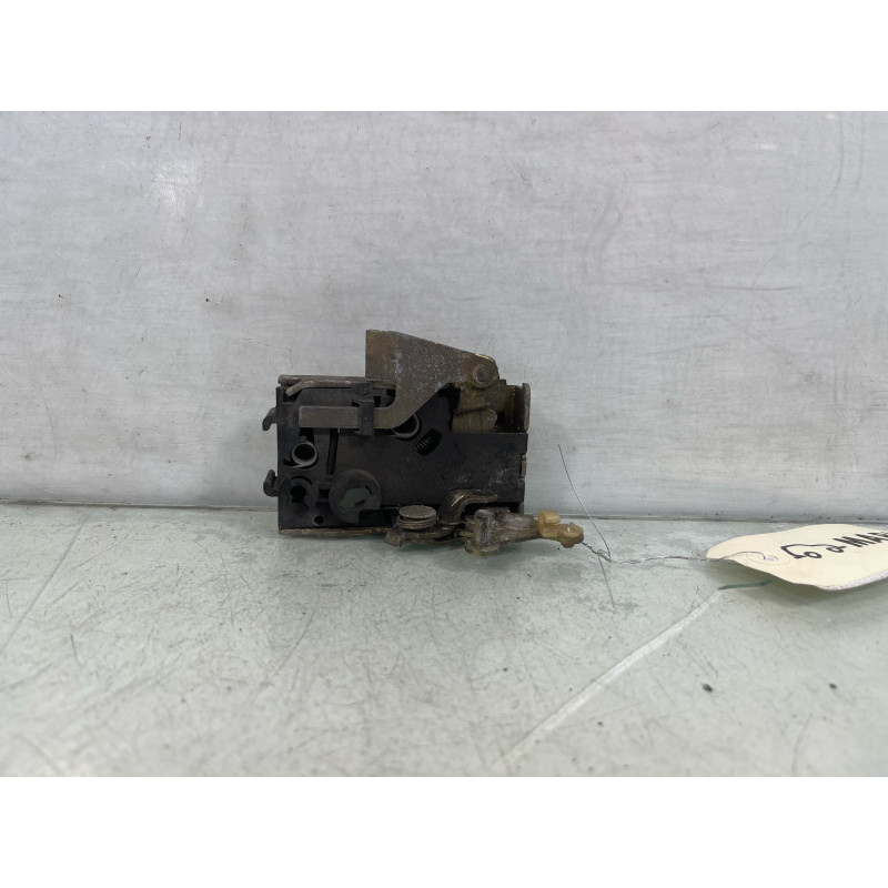 Serrure arriere droit PEUGEOT 405 Photo n°1