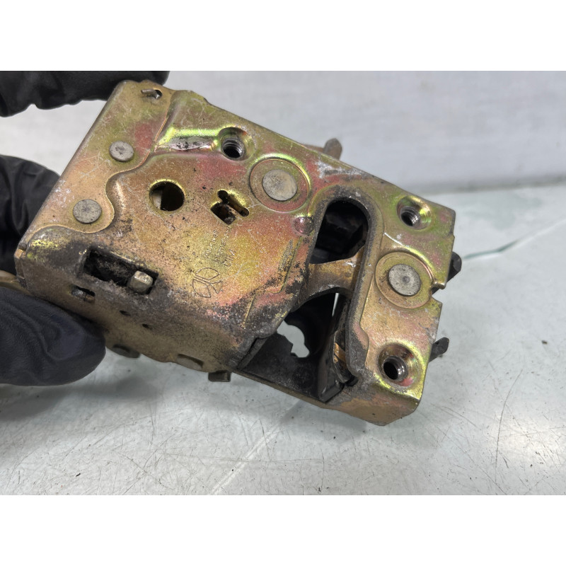 Serrure arriere droit PEUGEOT 405 Photo n°4