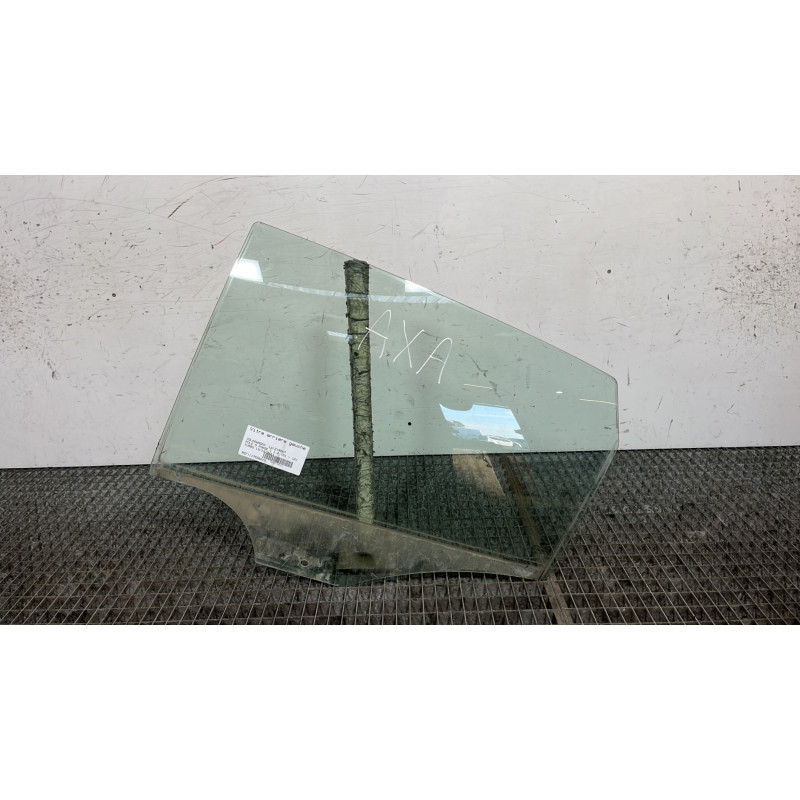 Vitre arriere gauche VOLKSWAGEN POLO 5 Photo n°1